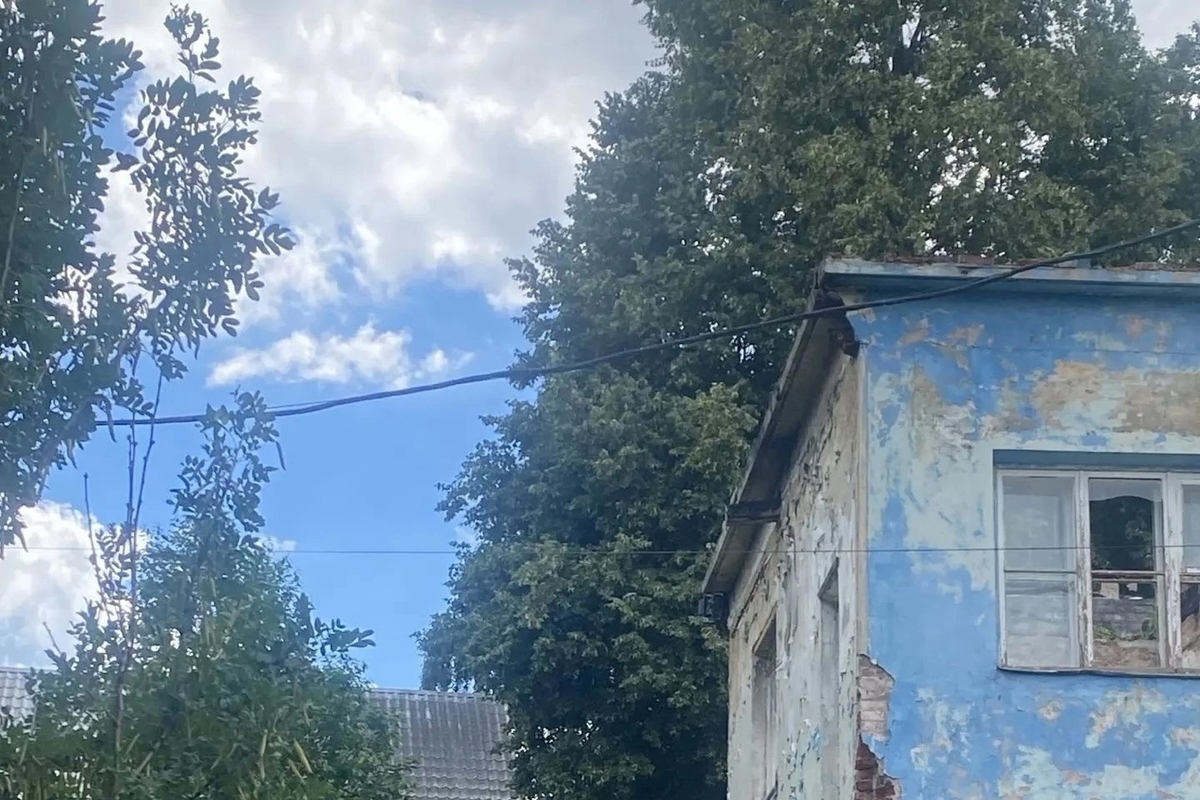 Аварийное здание в центре Кольчугино взяяли под контроль