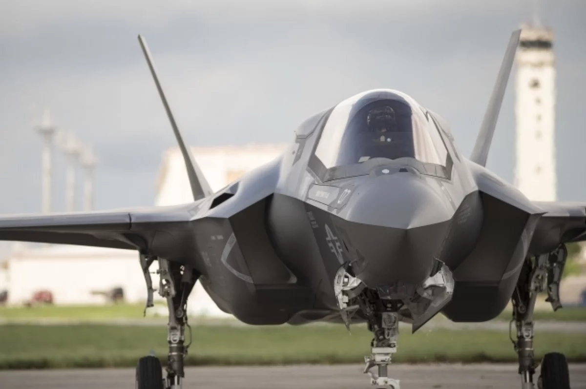Истребители F-35 начали перебрасывать на базу в Финляндии