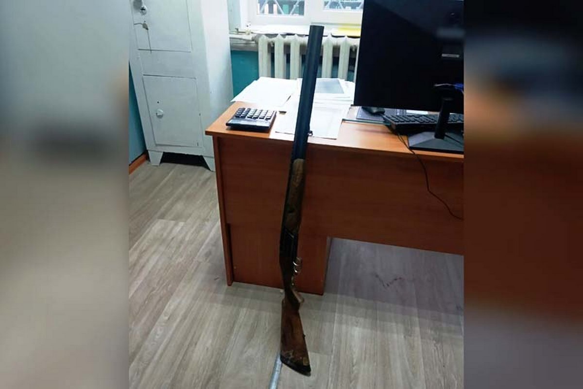 Житель Бурятии сдал в Росгвардию найденное в сарае ружье 16-го калибра