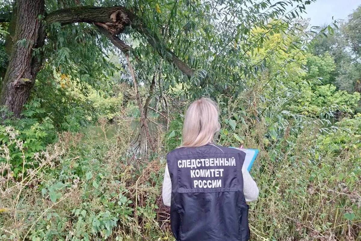 Тело 30-летней жительницы Калининска обнаружили в реке Баланде