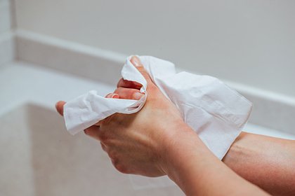 Россиянка купила салфетки для снятия макияжа с тошнотворным запахом во «ВкусВилле»