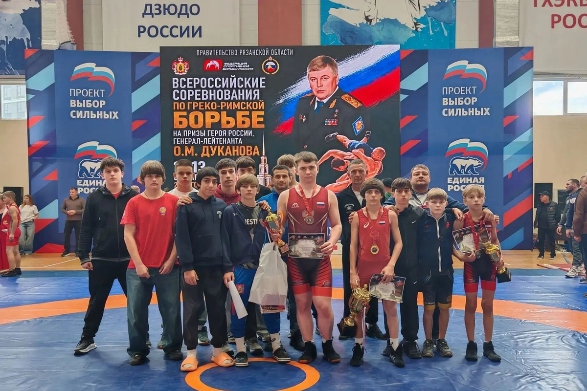 Спортсмены из Краснодарского края взяли три медали на турнире по греко-римской борьбе в Рязани