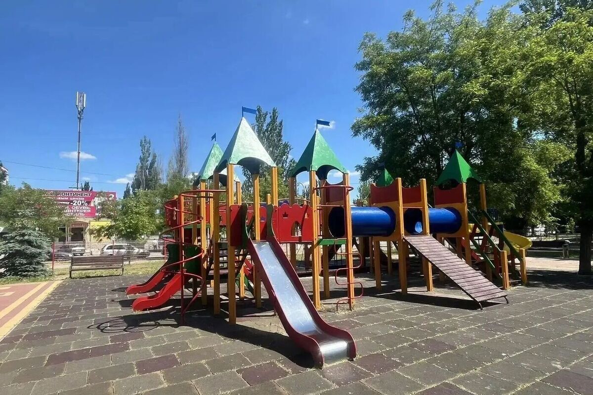 В Мелитополе обновили детскую площадку