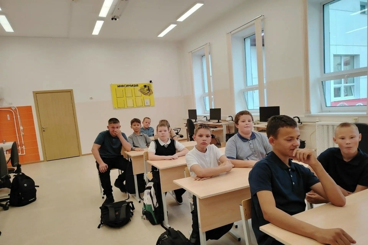 В 6 классе школы села Тельвиска прошёл классный час «Пустозерск. Линия горизонта»