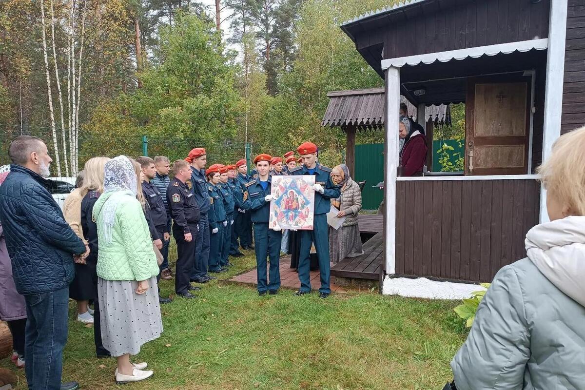 В Лужском районе пожарные отметили праздник в честь иконы «Неопалимая Купина»
