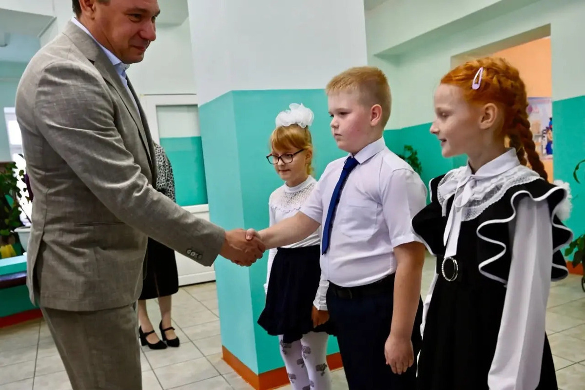 Первышов оценил результаты ремонта школы в селе Глазок