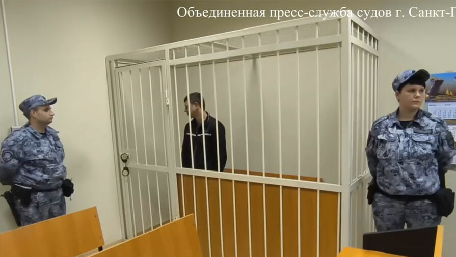 Мужчину, надругавшегося над 17-летней петербурженкой у нее дома, отправили за решетку