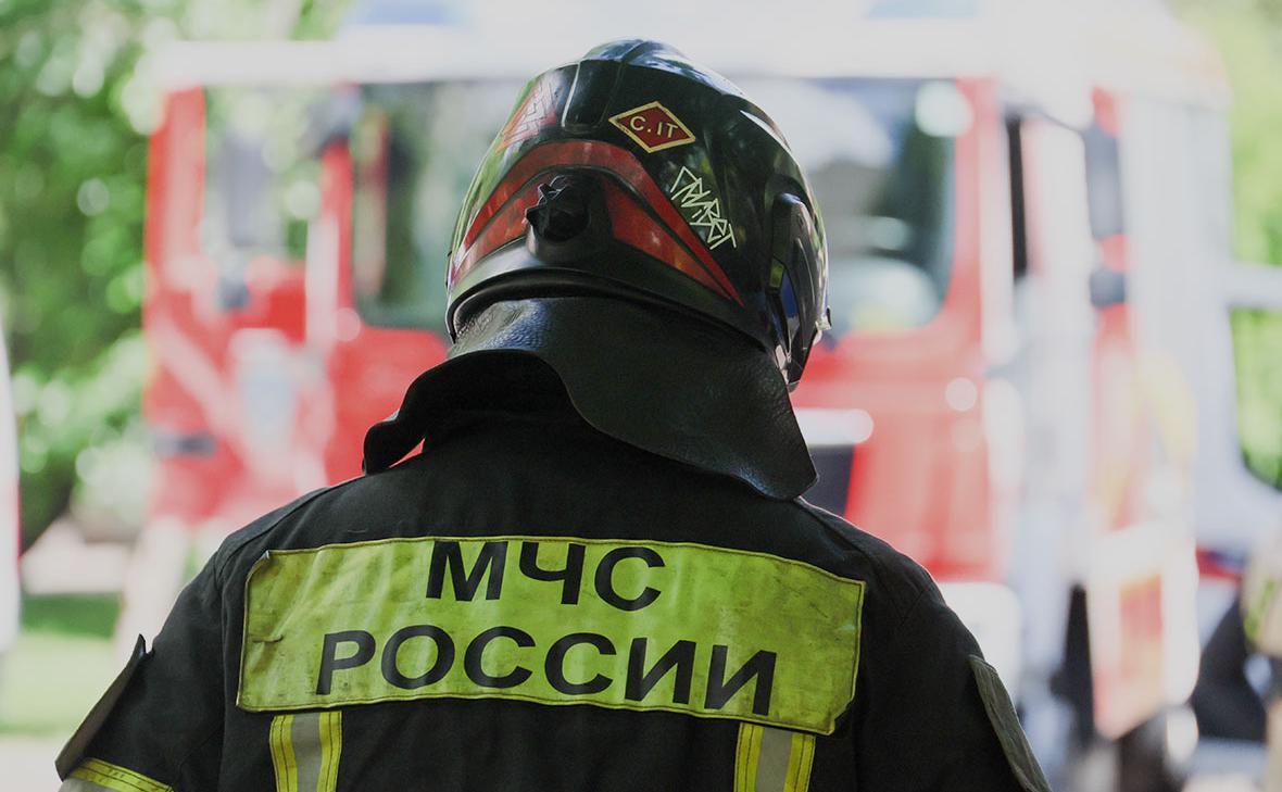 В Петербурге произошел пожар рядом со зданием журфака СПбГУ