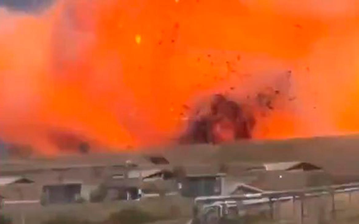 В Италии на заводе боеприпасов произошел сильный взрыв. Видео