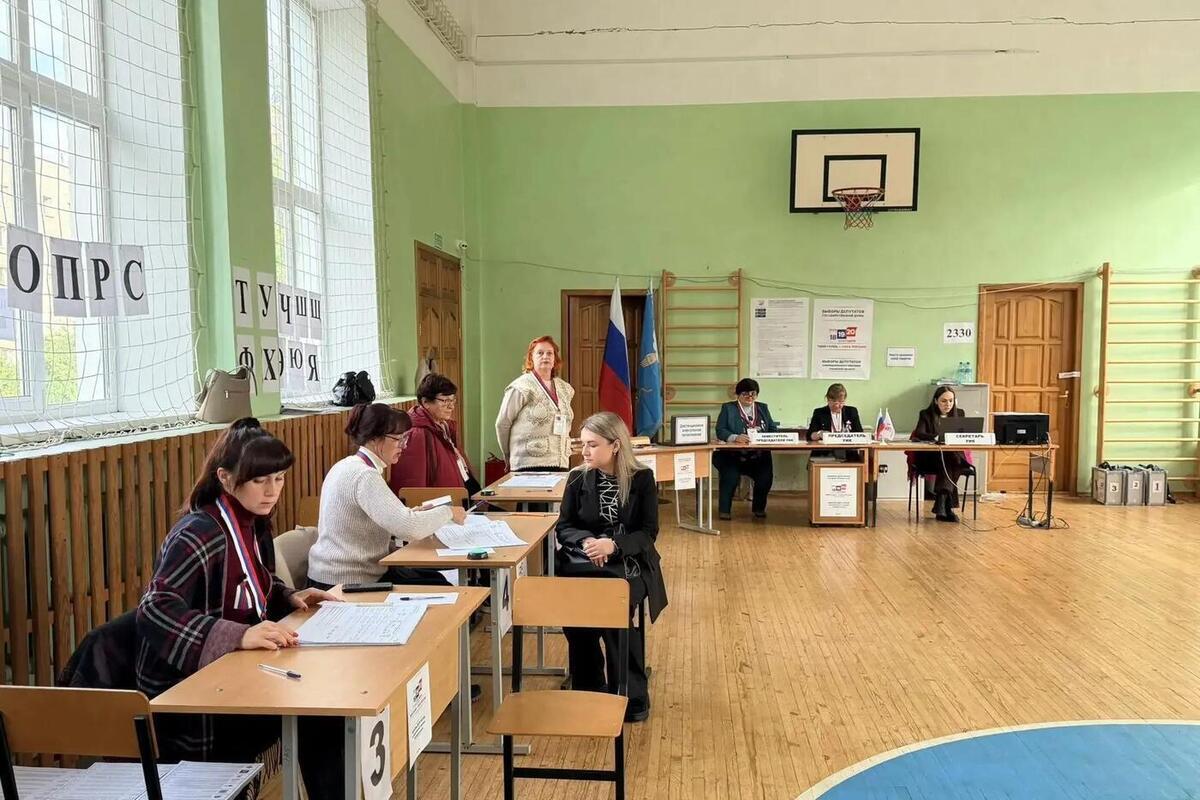Продолжается голосование на выборах депутатов Государственной Думы и Законодательного Собрания Псковской области
