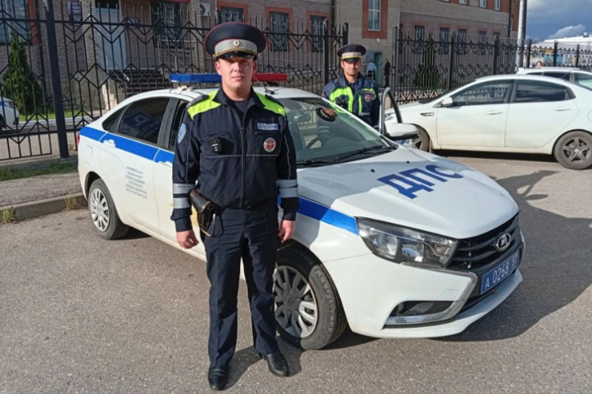 Боровичанка поблагодарила автоинспекторов, убравших с дороги старые «Жигули»