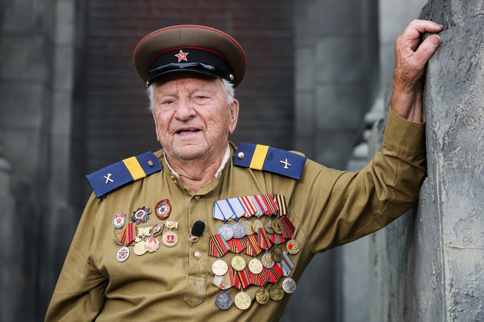 Владимир Путин поздравил со 101-летием ветерана Евгения Знаменского
