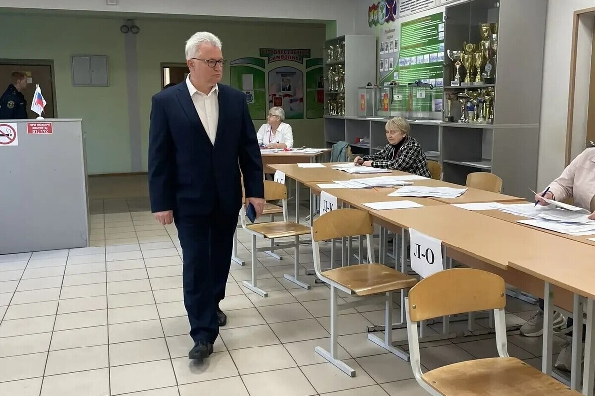 Дмитрий Белюков поблагодарил организаторов выборов за слаженную работу