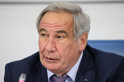 Тарпищев: Мирру Андрееву "обрабатывают", чтобы она сменила гражданство