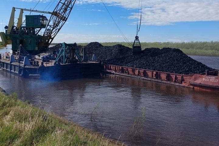Кампания по завозу топлива в населенные пункты Заполярного района завершена досрочно