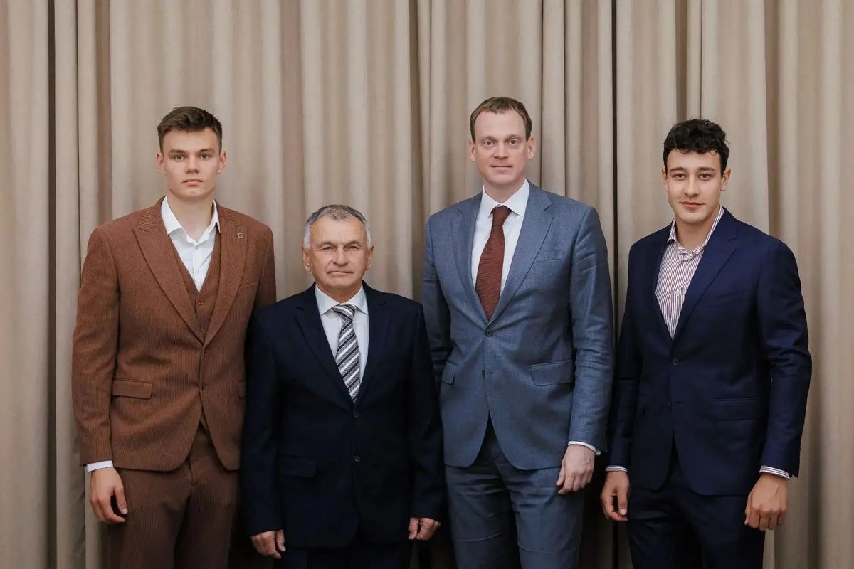 Павел Малков встретился с рязанскими каноистами и их тренером