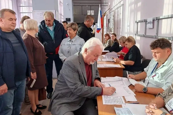 Председатель Тамбовской облдумы Матушкин проголосовал на выборах в Мичуринске