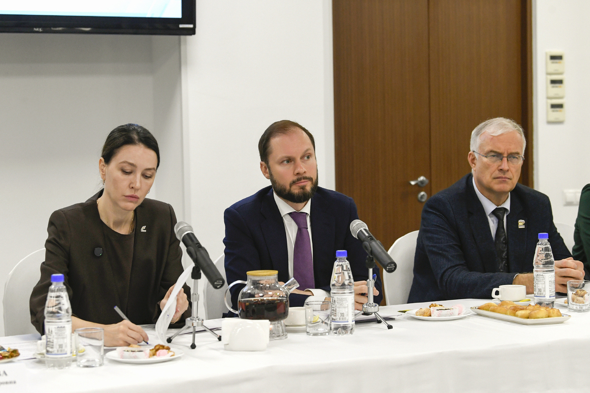 Виталий Королев, Алена Аршинова и медики Тверской области обсудили планы развития проекта «Здоровье Верхневолжья»