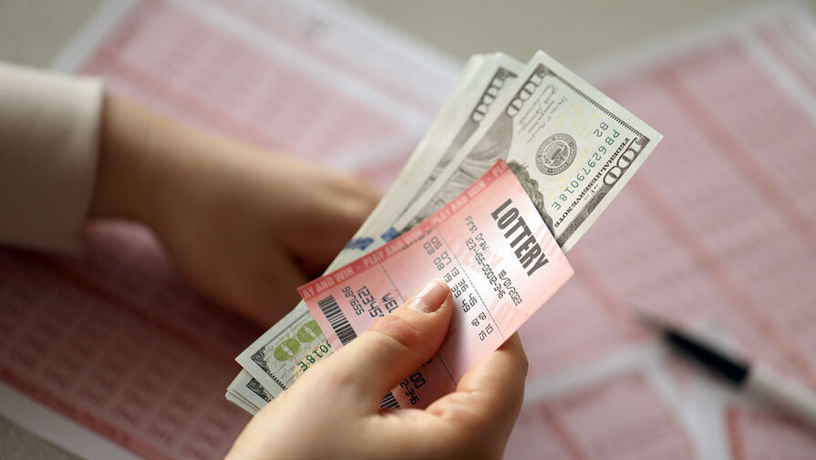 Выигравший более $1 млрд в лотерею американец отказался от полной выплаты