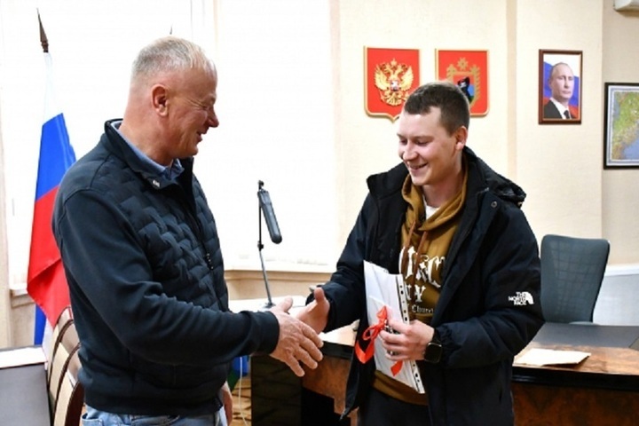 В городе Сортавала сирота получил благоустроенную квартиру