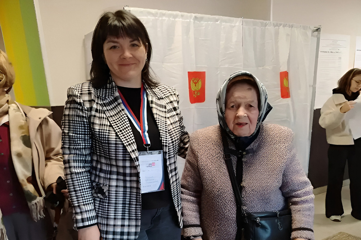 В Сланцах голосовать пришла 98-летняя участница Великой Отечественной войны