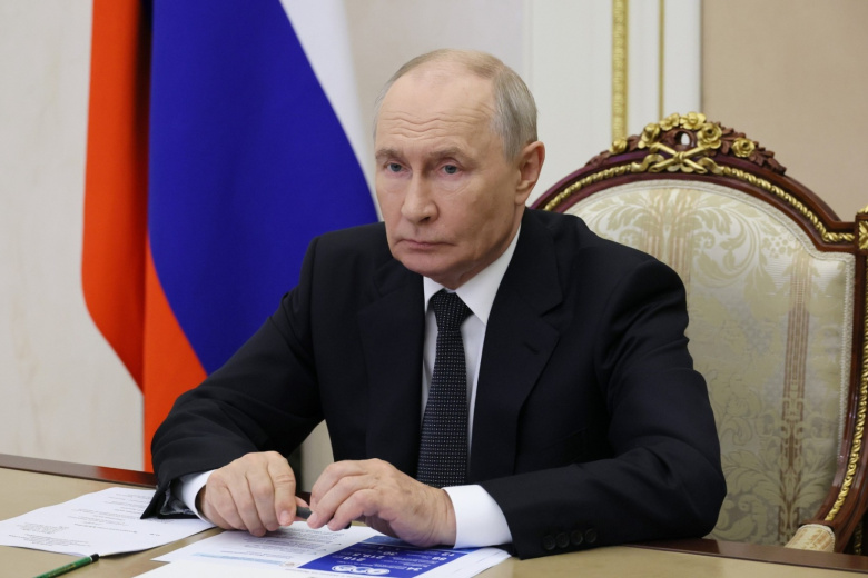Путин обсудил программу развития ОПК с Военно-промышленной комиссией