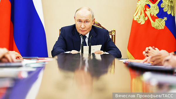 Путин: Режим на Украине выродился в диктатуру