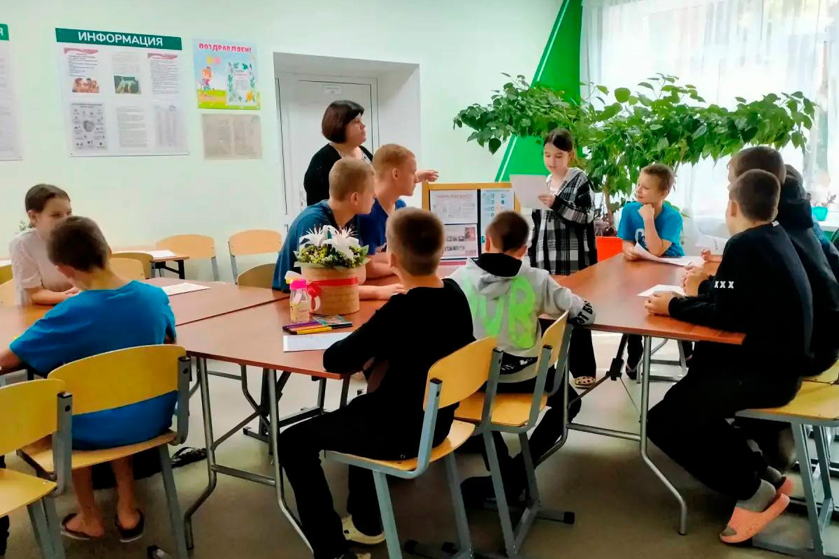 В Шахтерском муниципальном округе ДНР прошла акция «Дарю тепло»