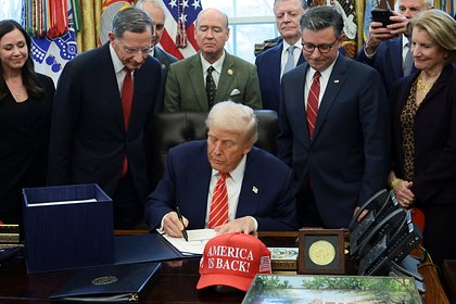 Трамп подписал закон об «адских санкциях» против России