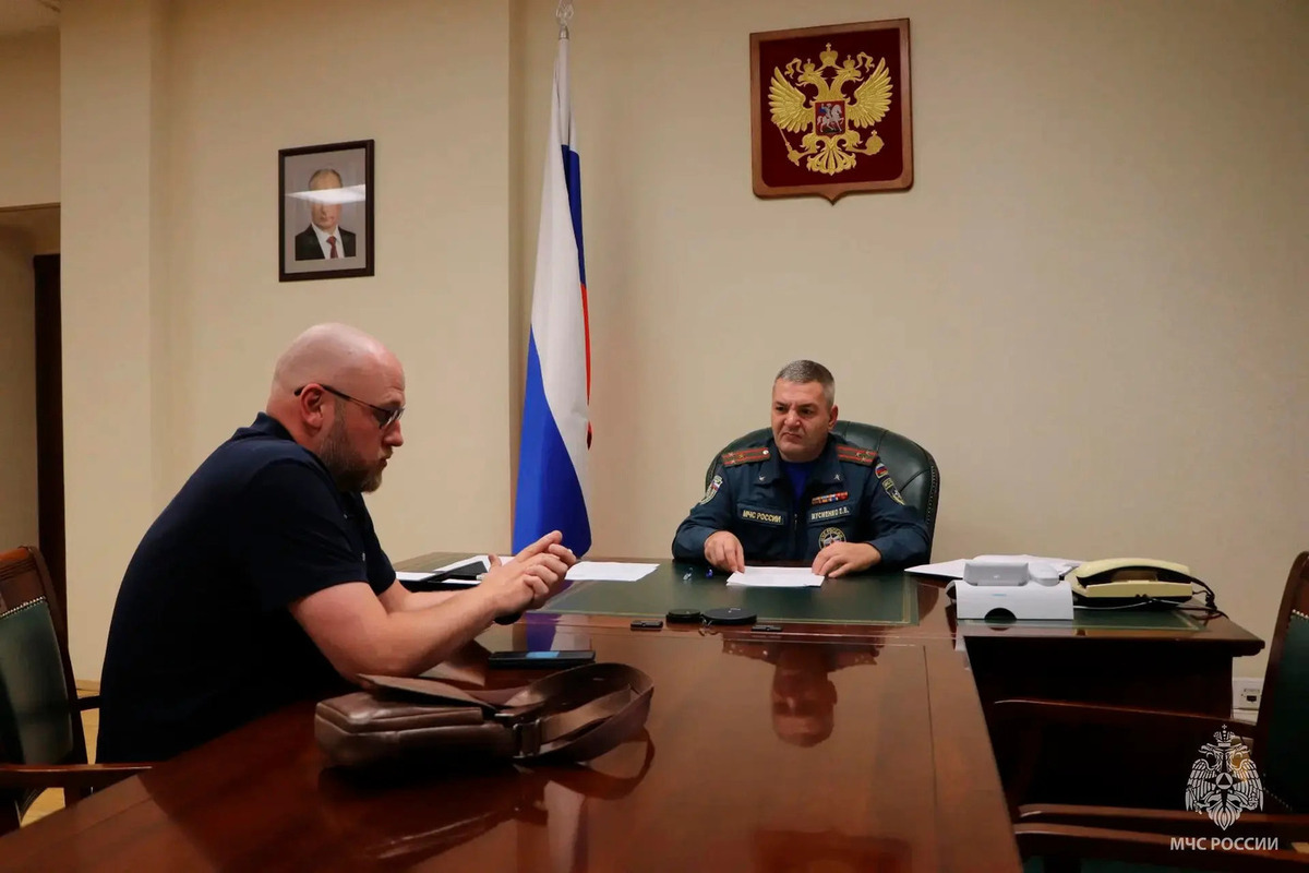 Врио начальника ГУ МЧС Ленобласти ответил на актуальные вопросы жителей региона