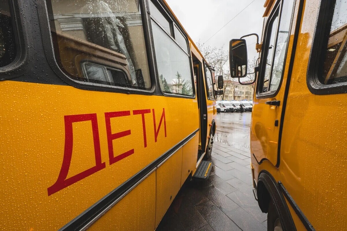 В школы Мурманской области поступили семь новых автобусов