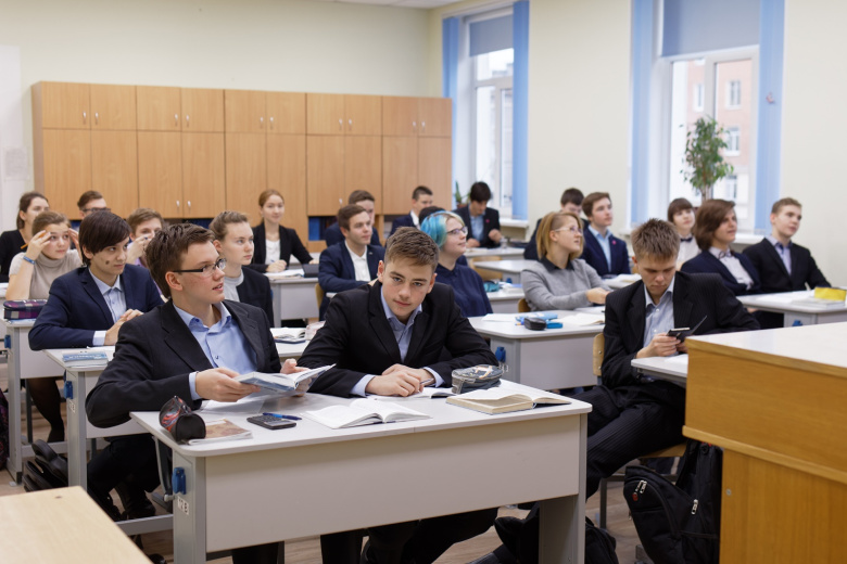 Старшеклассникам пообещали увеличить минимальное число уроков
