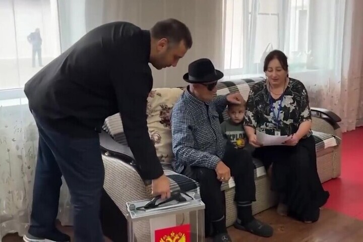 105-летний житель КБР Аслан Габоев принял участие в голосовании