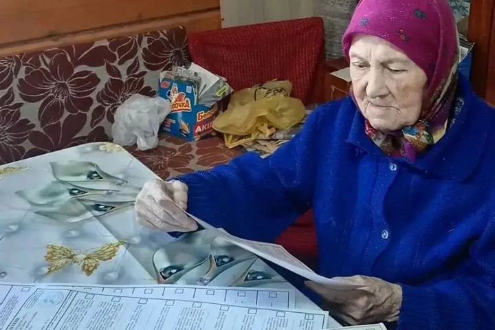 От 18 лет до 101 года — в Чувашии голосуют представители разных поколений