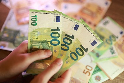 В Германии отправляющих деньги Киеву призвали посмотреть на унитазы