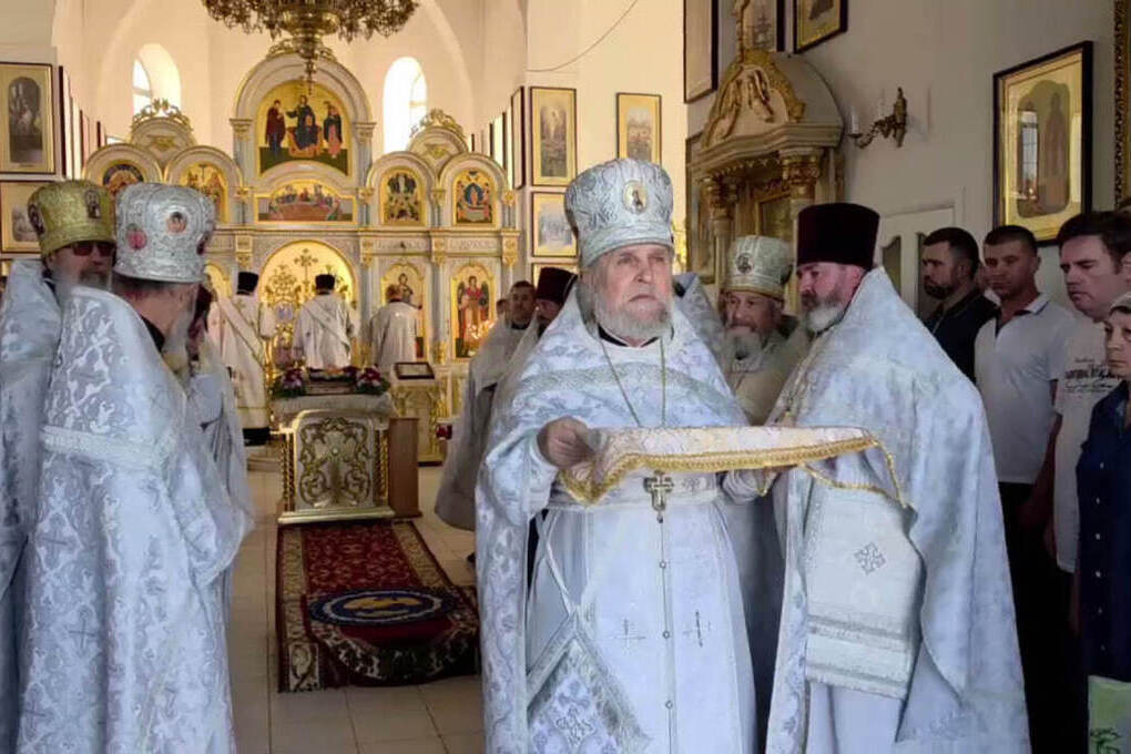 В Скадовске епископ Иосиф провёл первую Божественную литургию