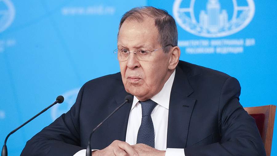 Лавров указал на курс Японии на милитаризацию страны вместе с США