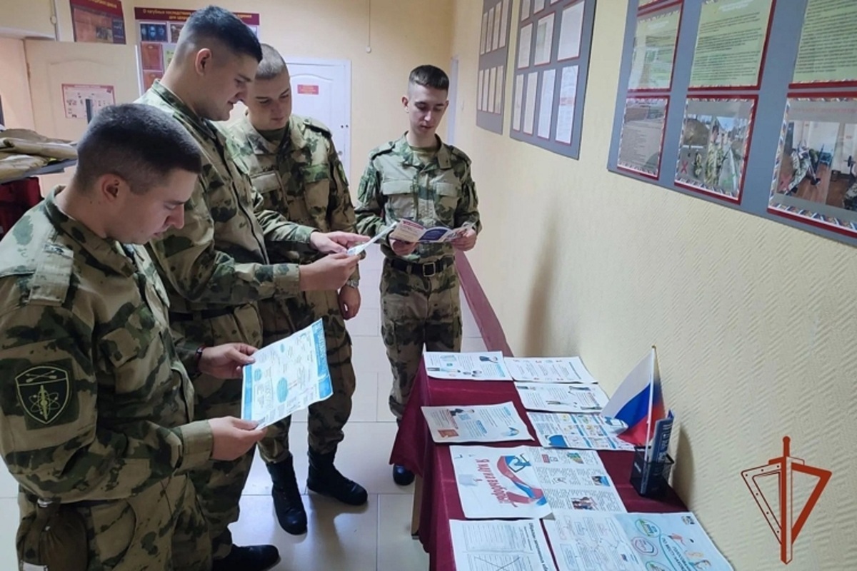 В Железногорске военнослужащие Росгвардии проголосовали в единый день голосования