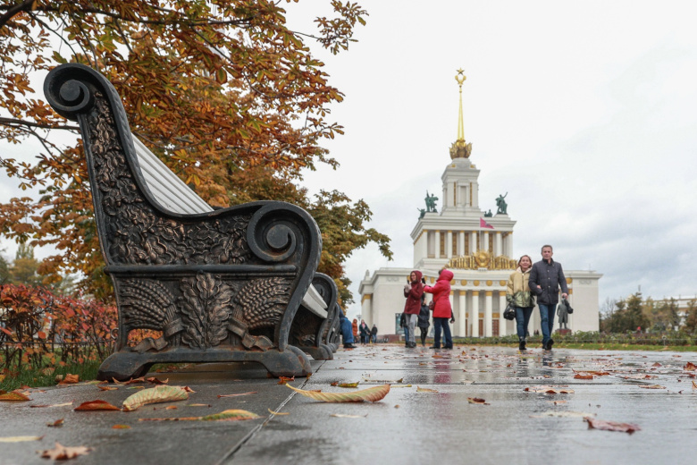 Мало солнца, сильные дожди: погода в Москве и Петербурге 21–27 сентября