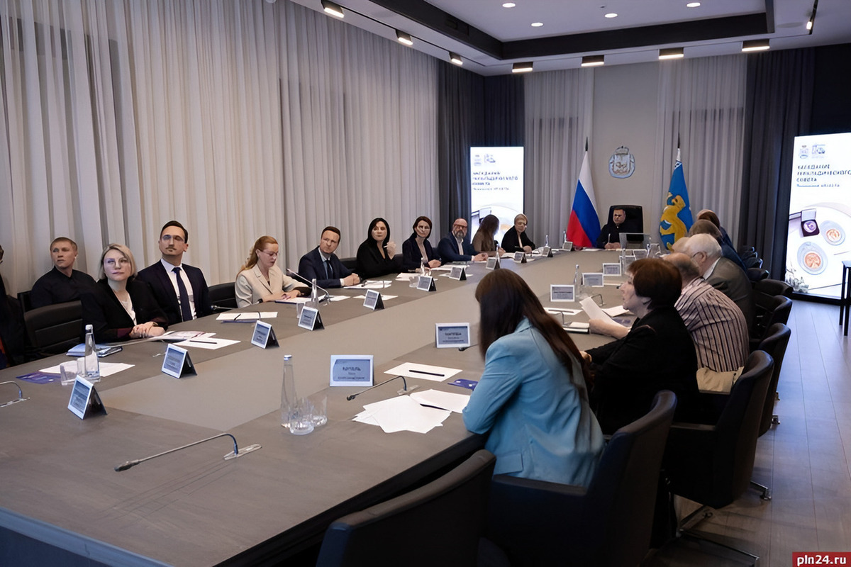 В Псковской области появятся новые почетные звания для транспортников и энергетиков