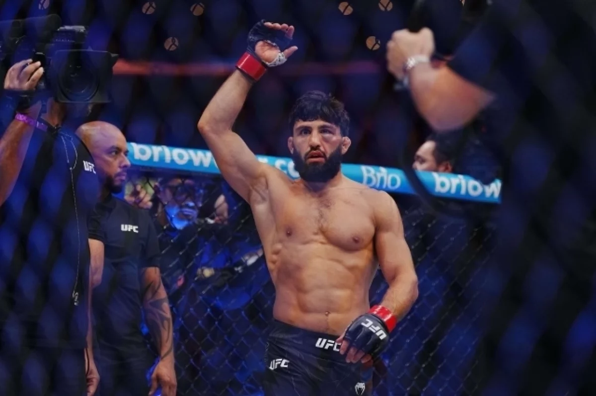 Россиянин Царукян нокаутом победил бразильца Руффи на турнире UFC