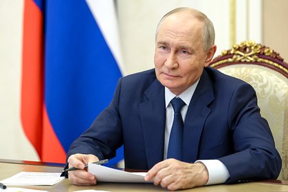 Путин поздравил президента Южной Осетии с Днем республики