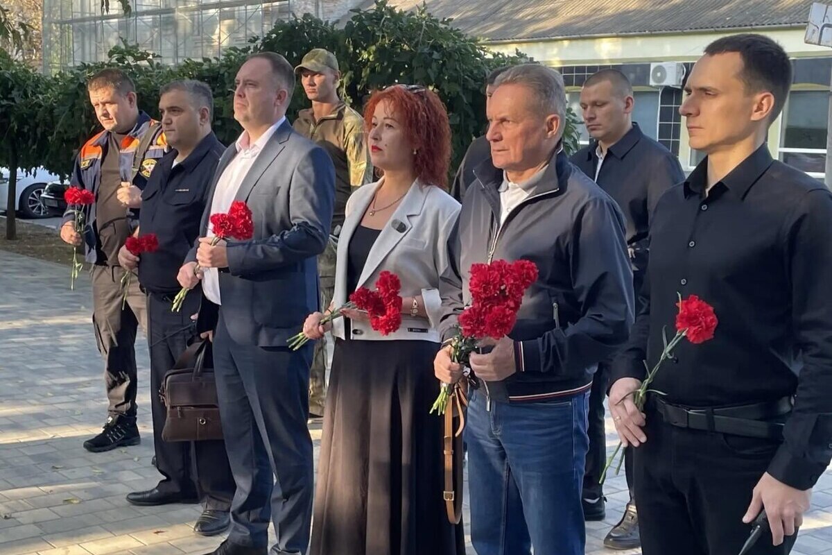 В Токмаке почтили память героев в 83-ю годовщину освобождения города