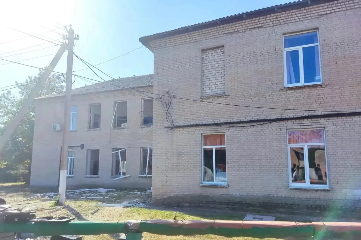 Школа с избирательным участком получила повреждения в Пришибе