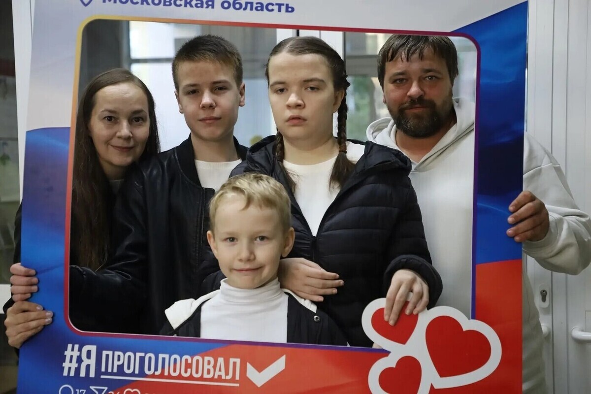 В Серпухове на выборы приходят целыми семьями