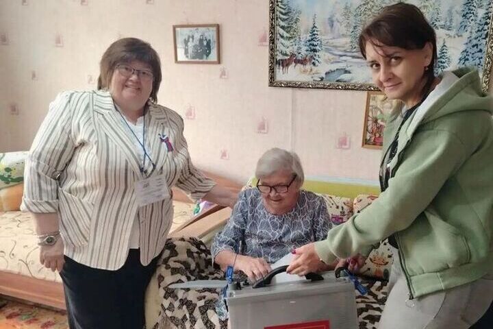 В Волгоградской области 104-летняя труженица тыла проголосовала на выборах
