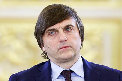 Кравцов: школьникам начнут рассказывать об экономике родного края