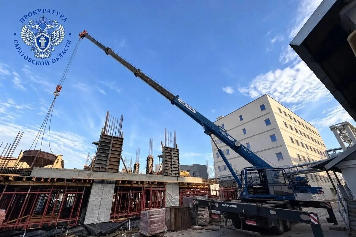 К расследованию гибели рабочего в Саратове подключилась прокуратура