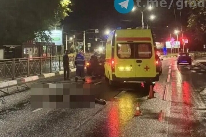 Водитель иномарки насмерть сбила электровелосипедиста в Калининграде и уехала