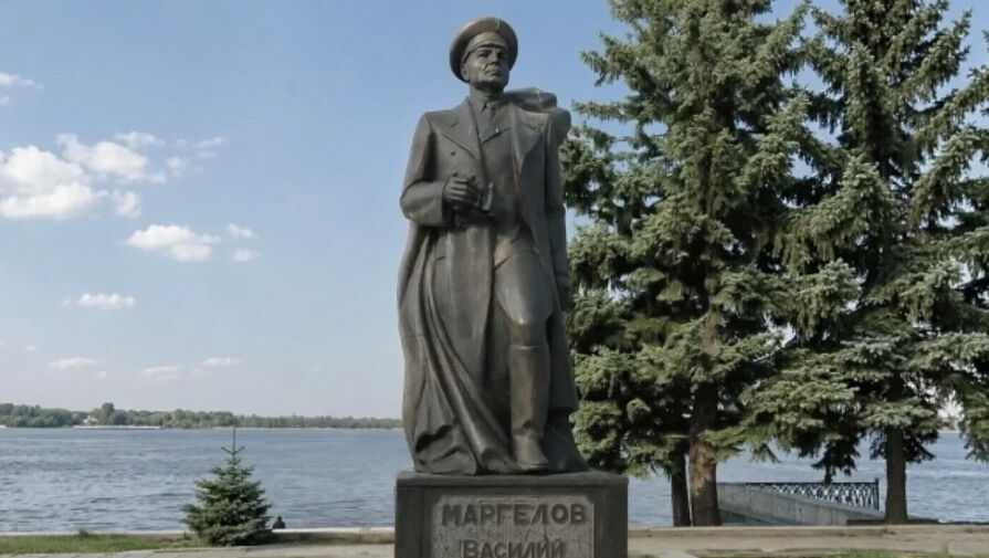 На Украине демонтируют памятник советскому военачальнику